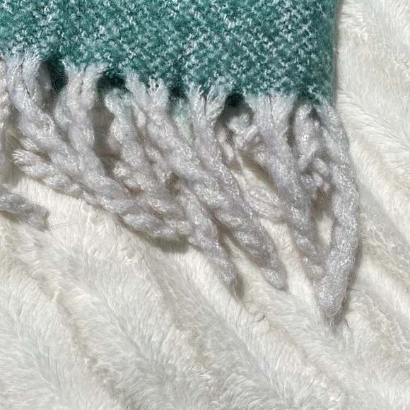 ASOS extra long extra chunky colourful blanket scarf - Picture 5 of 6